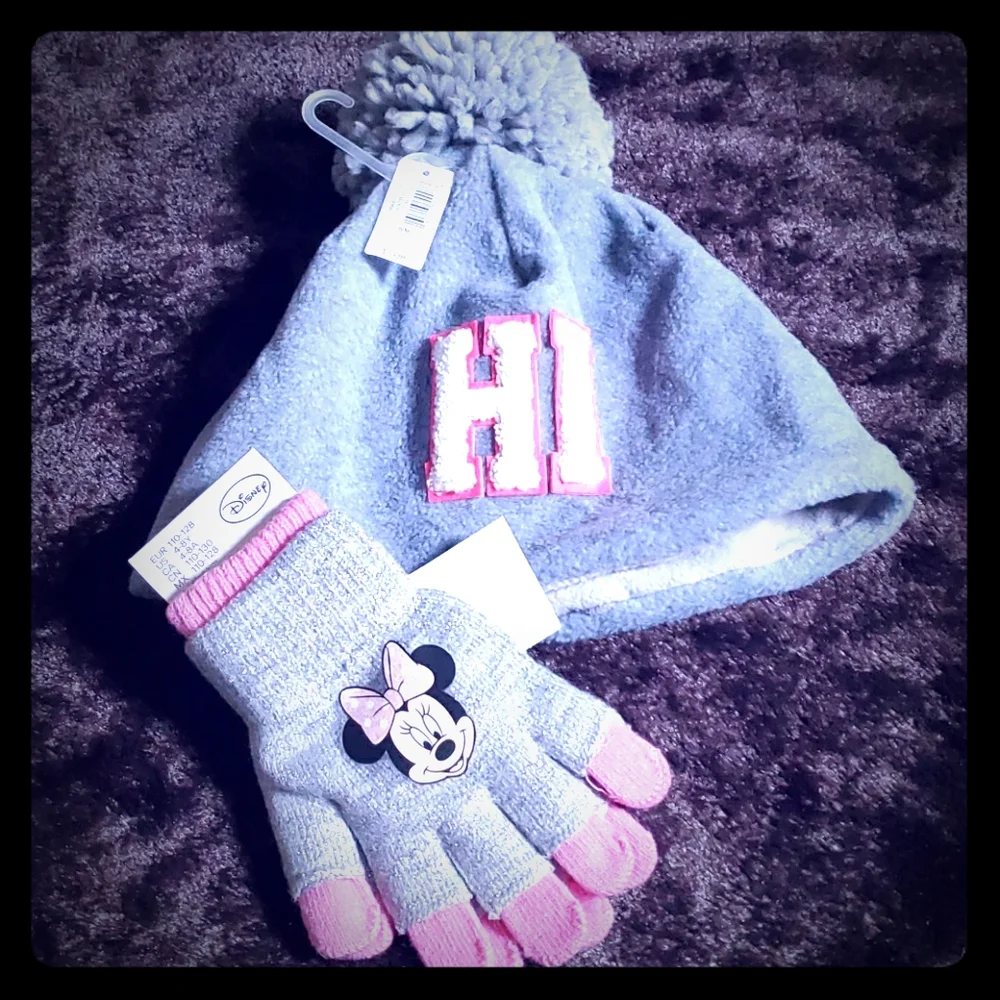 🆕️ GAP BEANIE AND MINNIE MOUSE GLOVES BUNDLE